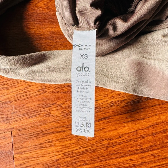 ALO YOGA - Picture 2 of 5